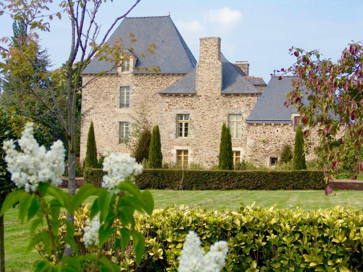 Gite La Terrasse - Manoir Le Plessix Madeuc Corseul 外观 照片